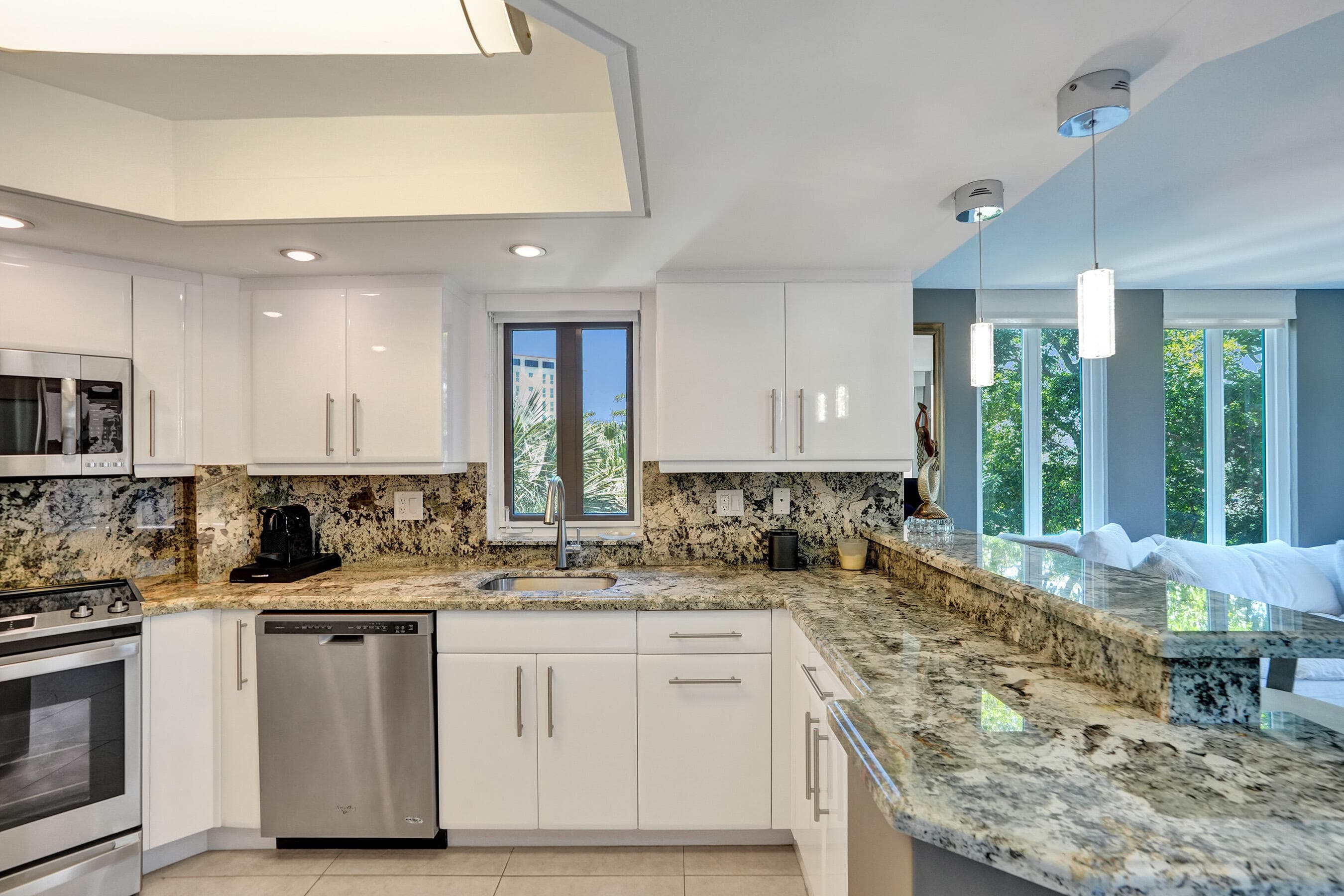 100 SE 5th Avenue 406, Boca Raton, FL 33432 — photo 8 of 34