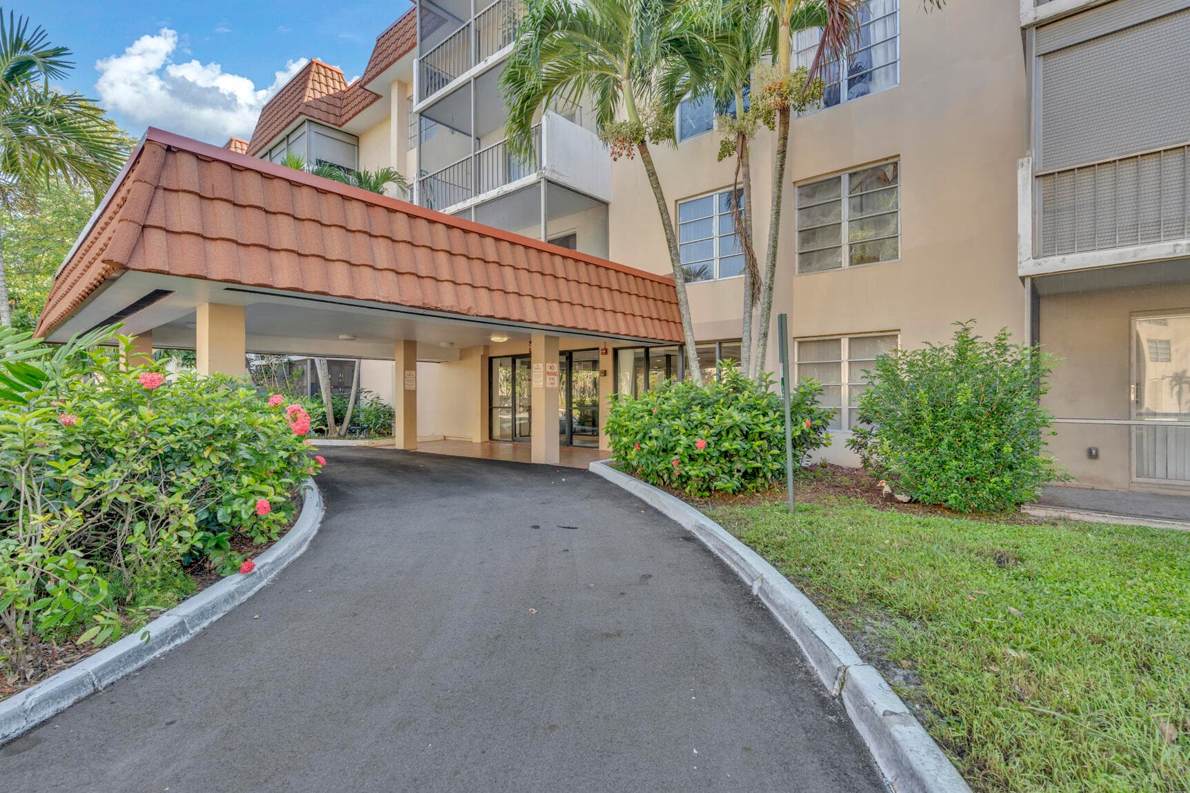 4166 Inverrary Drive 304, Lauderhill, FL 33319 — photo 10 of 32