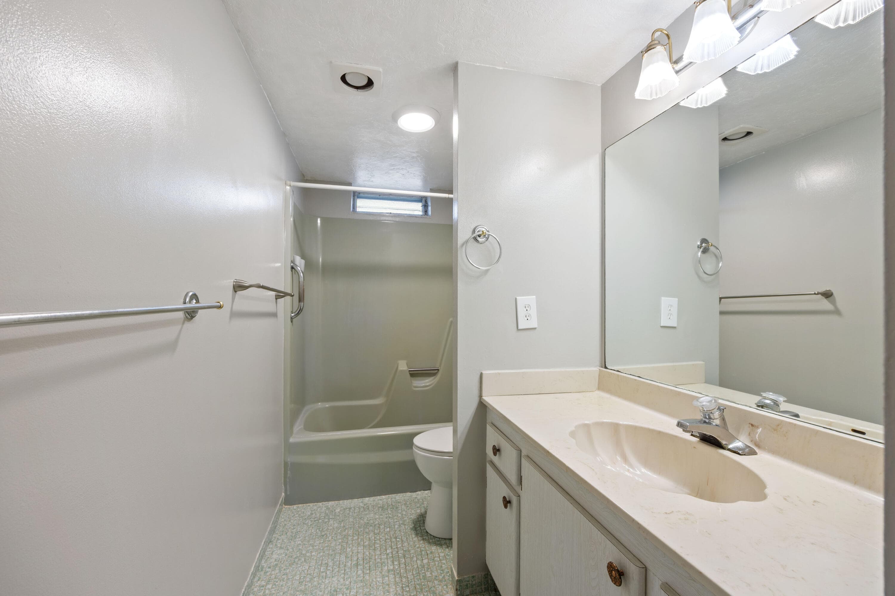 230 NE 26th Avenue 206, Boynton Beach, FL 33435 — photo 12 of 25