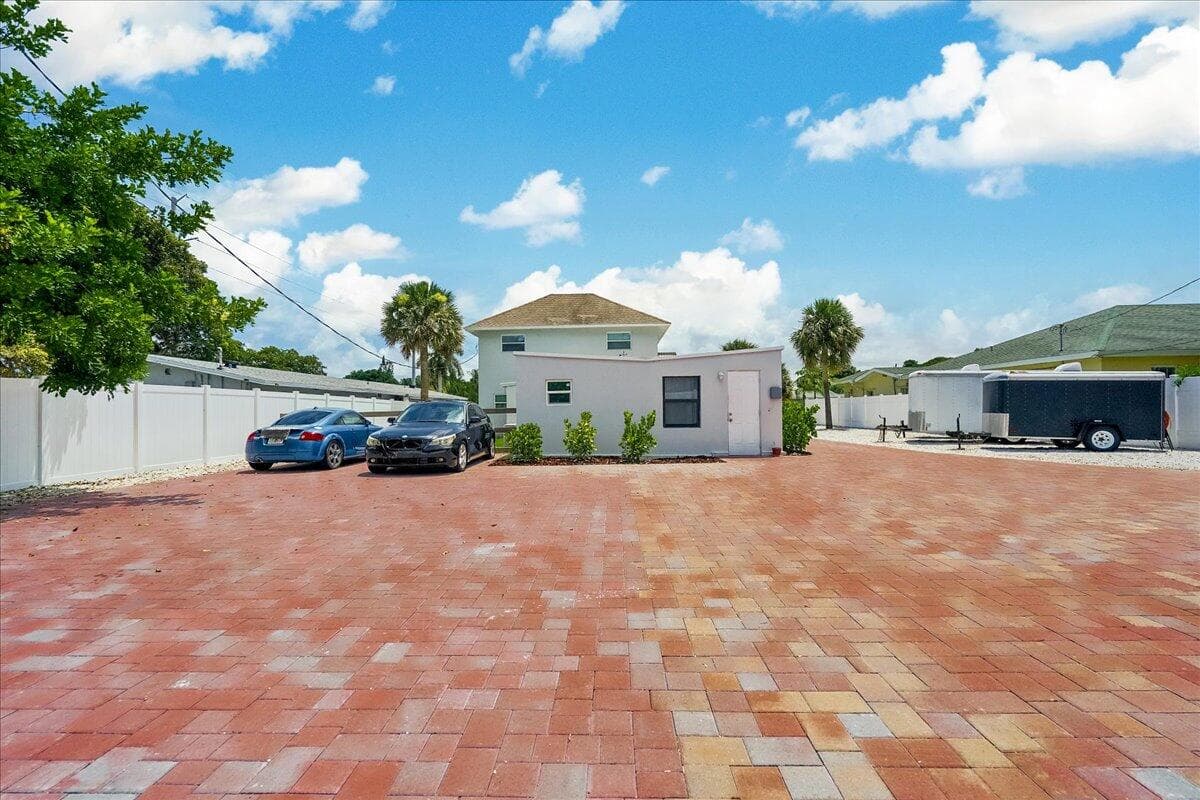 305 Cypress Drive E 1,2,3,4,5, Lake Park, FL 33403 — photo 14 of 53