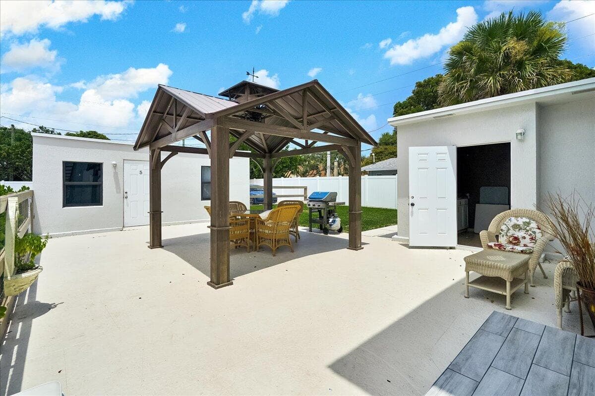 305 Cypress Drive E 1,2,3,4,5, Lake Park, FL 33403 — photo 18 of 53