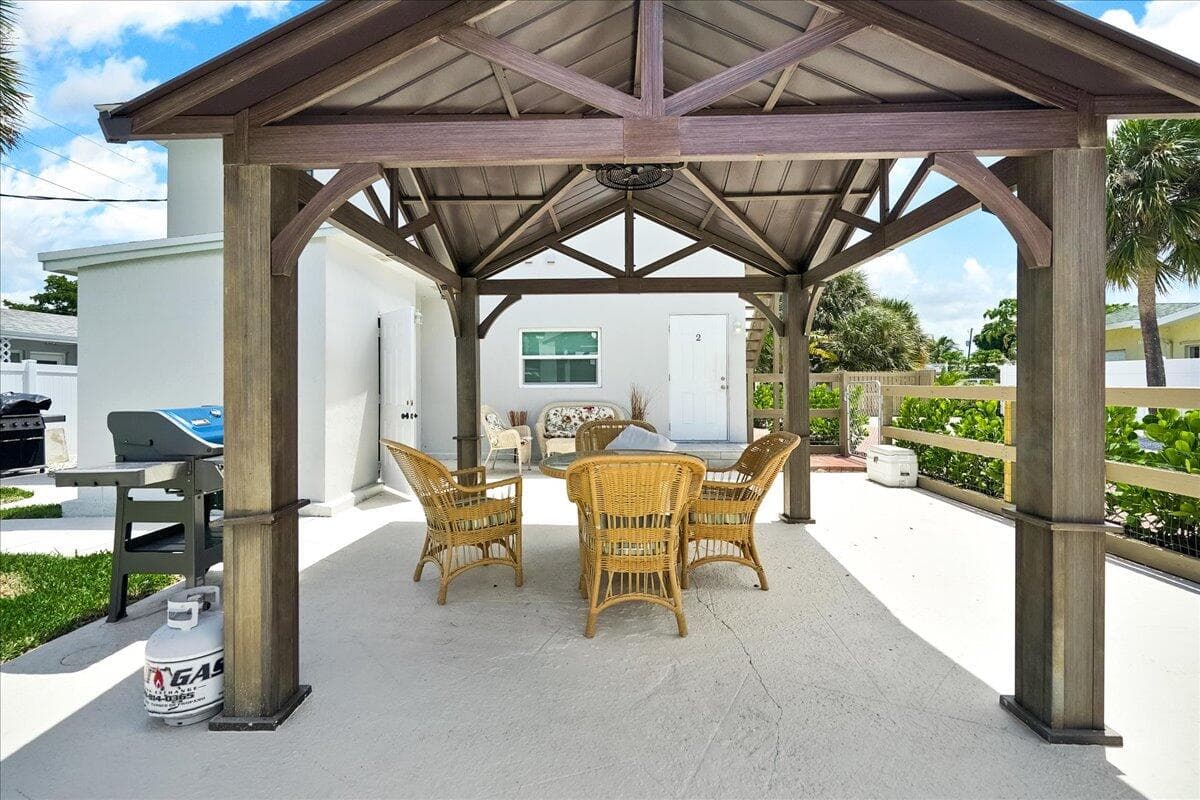 305 Cypress Drive E 1,2,3,4,5, Lake Park, FL 33403 — photo 22 of 53