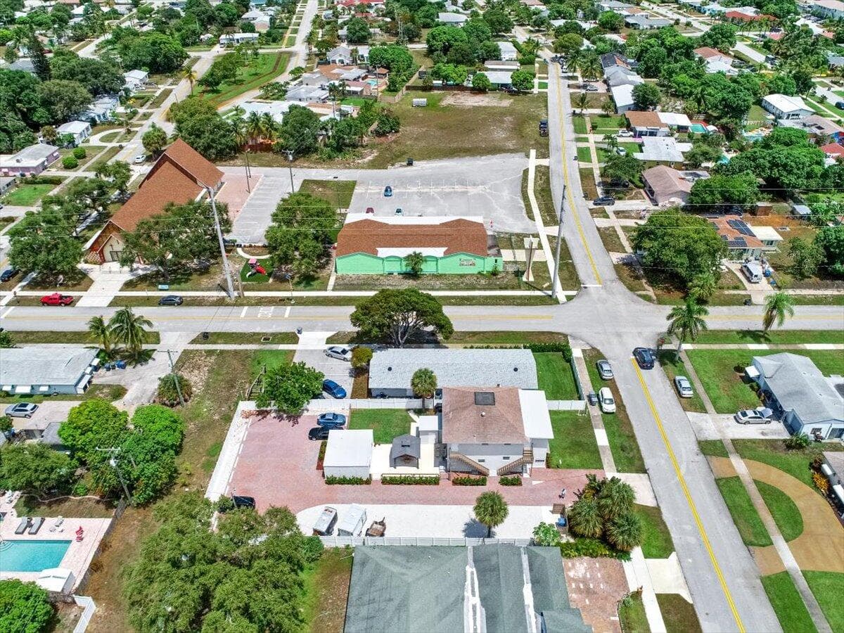 305 Cypress Drive E 1,2,3,4,5, Lake Park, FL 33403 — photo 27 of 53