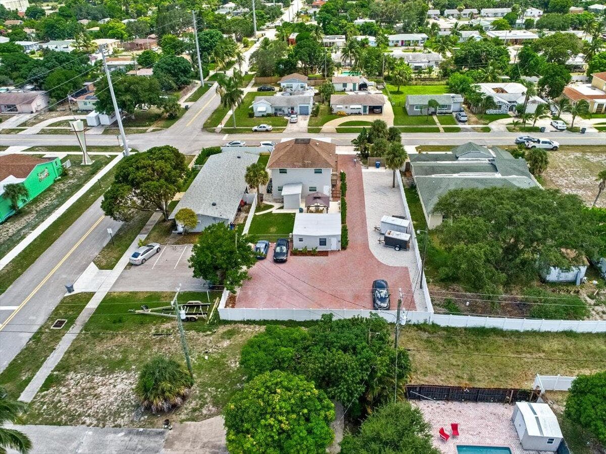 305 Cypress Drive E 1,2,3,4,5, Lake Park, FL 33403 — photo 32 of 53