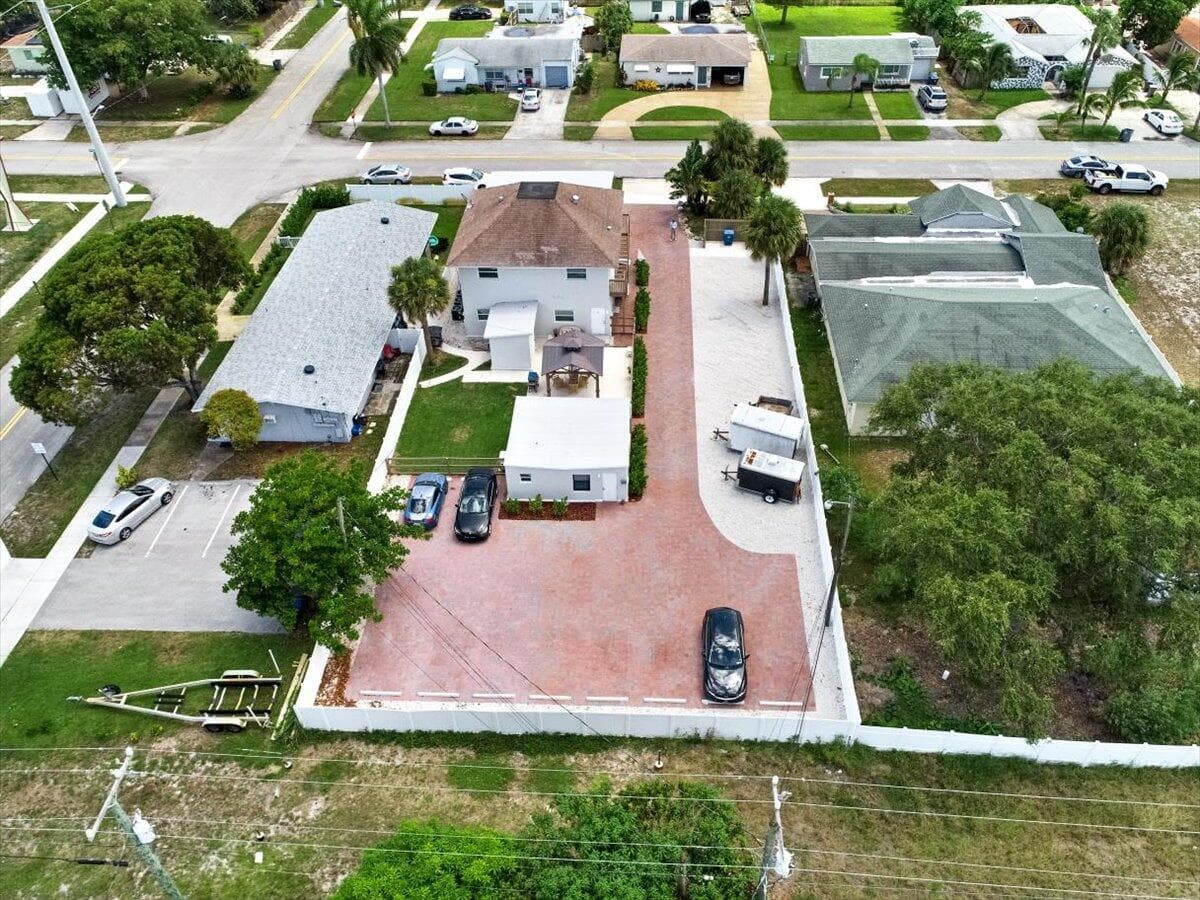 305 Cypress Drive E 1,2,3,4,5, Lake Park, FL 33403 — photo 33 of 53