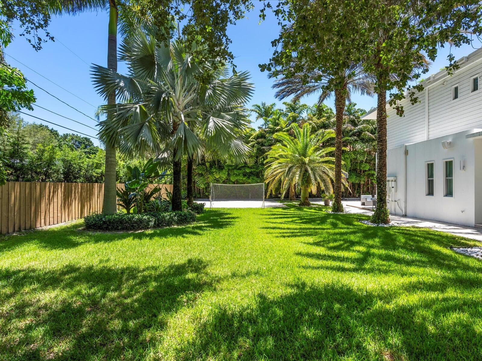3917 SW 42nd Avenue, Miami, FL 33146 — photo 10 of 60