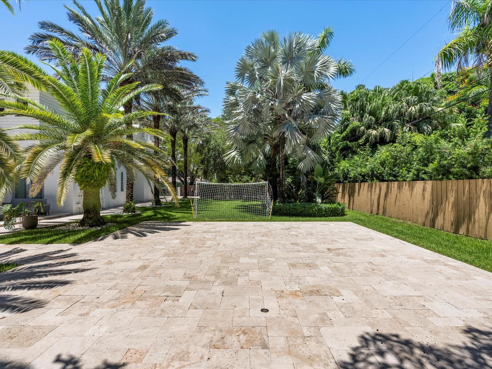3917 SW 42nd Avenue, Miami, FL 33146 — photo 13 of 60