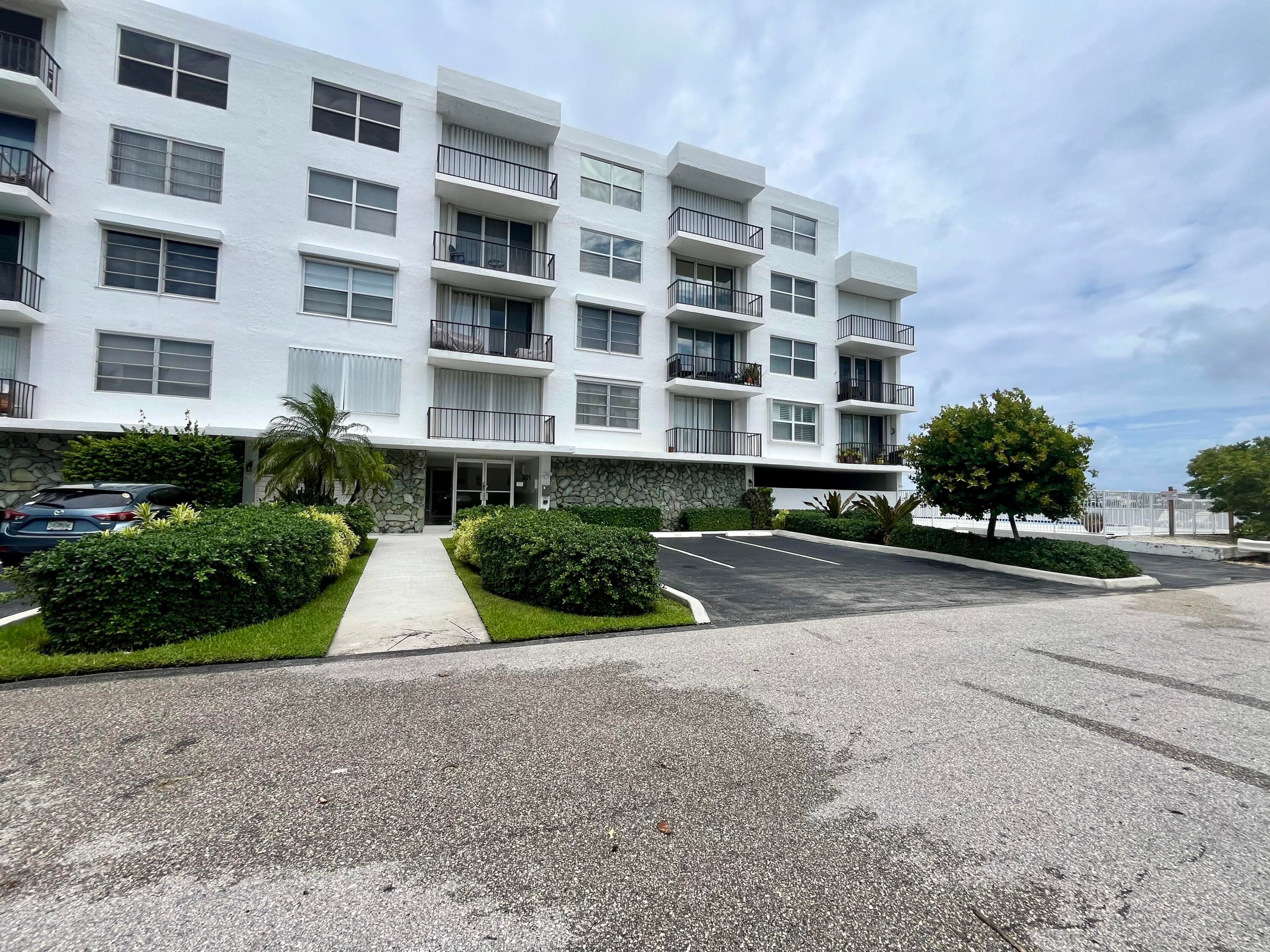 301 Croton Avenue 305, Lantana, FL 33462 — photo 27 of 27