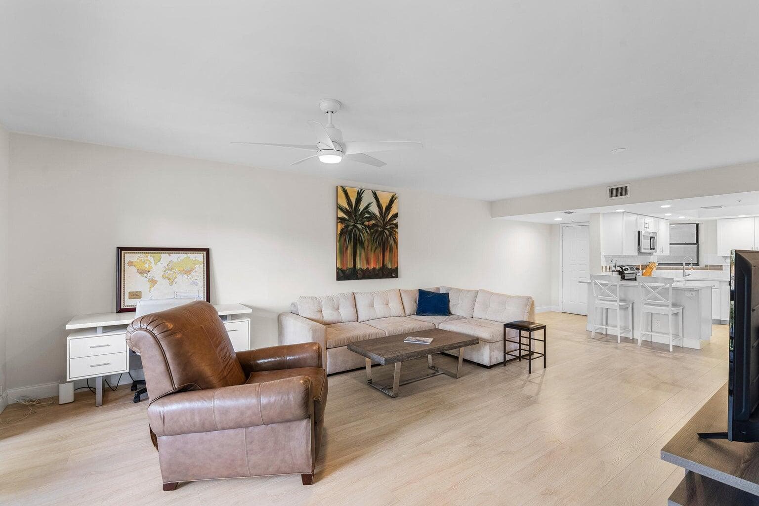 700 Uno Lago Drive 303, Juno Beach, FL 33408 — photo 4 of 17