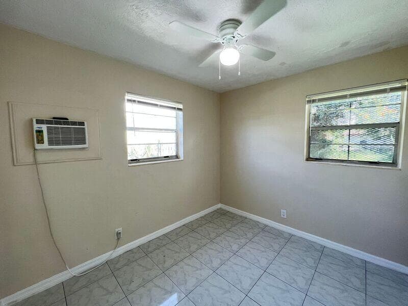 1360 10th Street, West Palm Beach, FL 33401 — photo 10 of 38