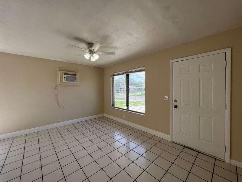 1360 10th Street, West Palm Beach, FL 33401 — photo 14 of 38