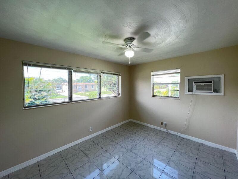 1360 10th Street, West Palm Beach, FL 33401 — photo 19 of 38