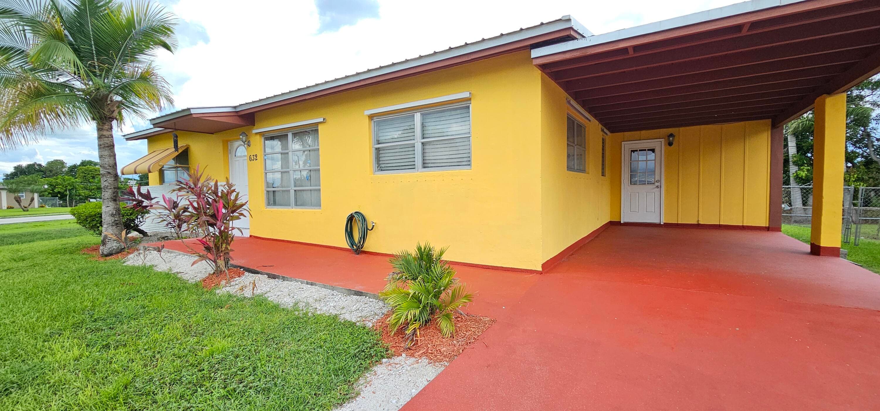 632 SW 13th Street, Belle Glade, FL 33430 — photo 2 of 25