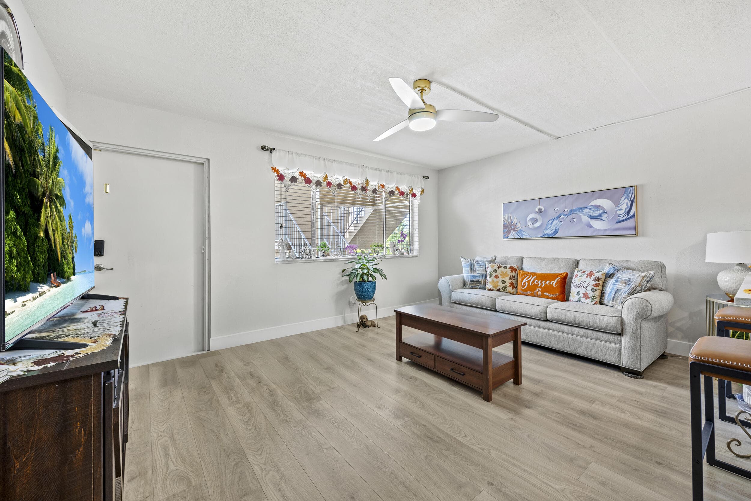 200 Village Green Circle E 202, Palm Springs, FL 33461 — photo 4 of 33