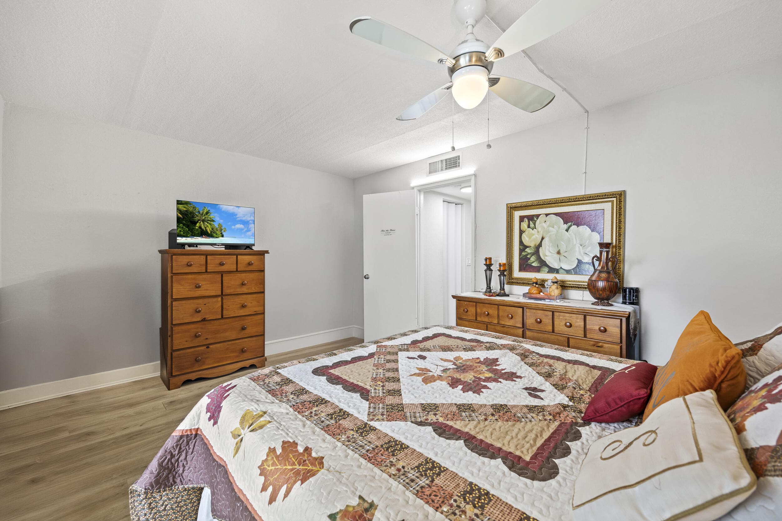 200 Village Green Circle E 202, Palm Springs, FL 33461 — photo 13 of 33