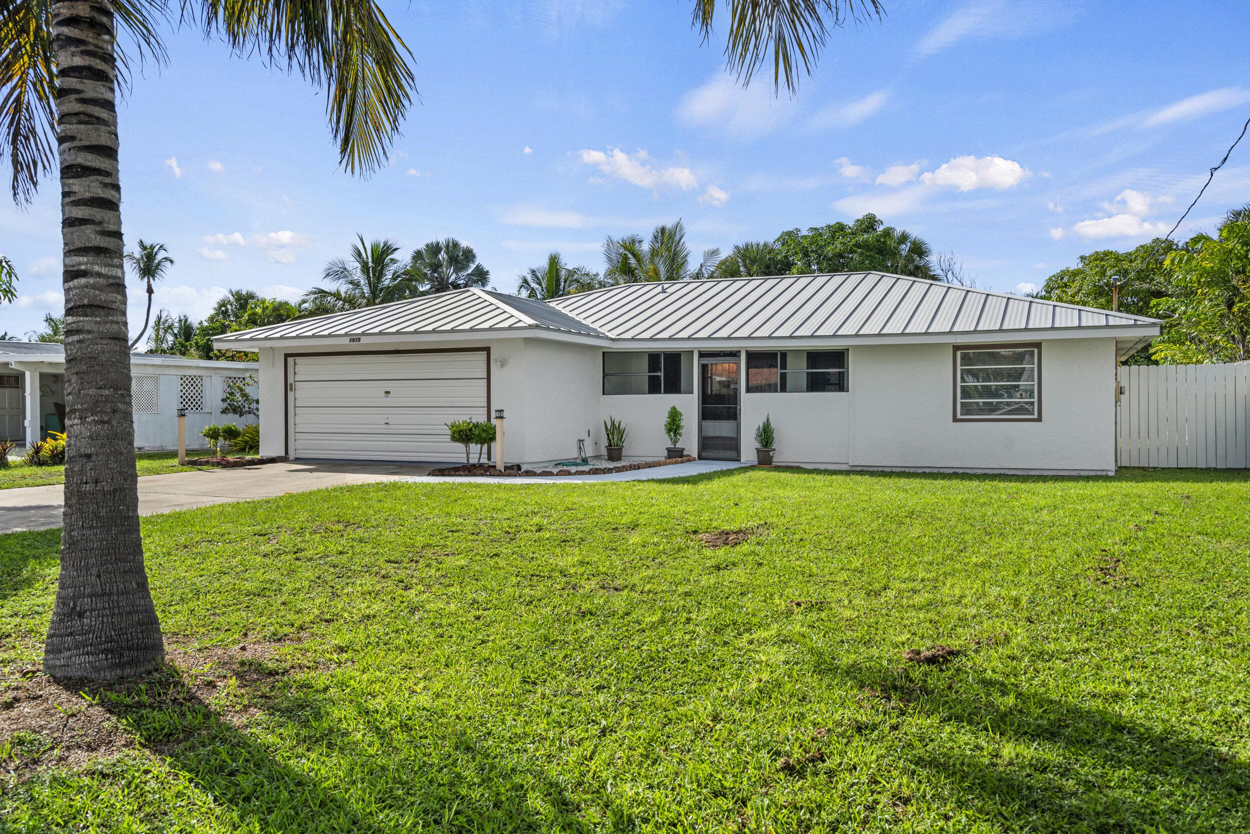 1915 Eucalyptus Avenue, Fort Pierce, FL 34949 — photo 3 of 50