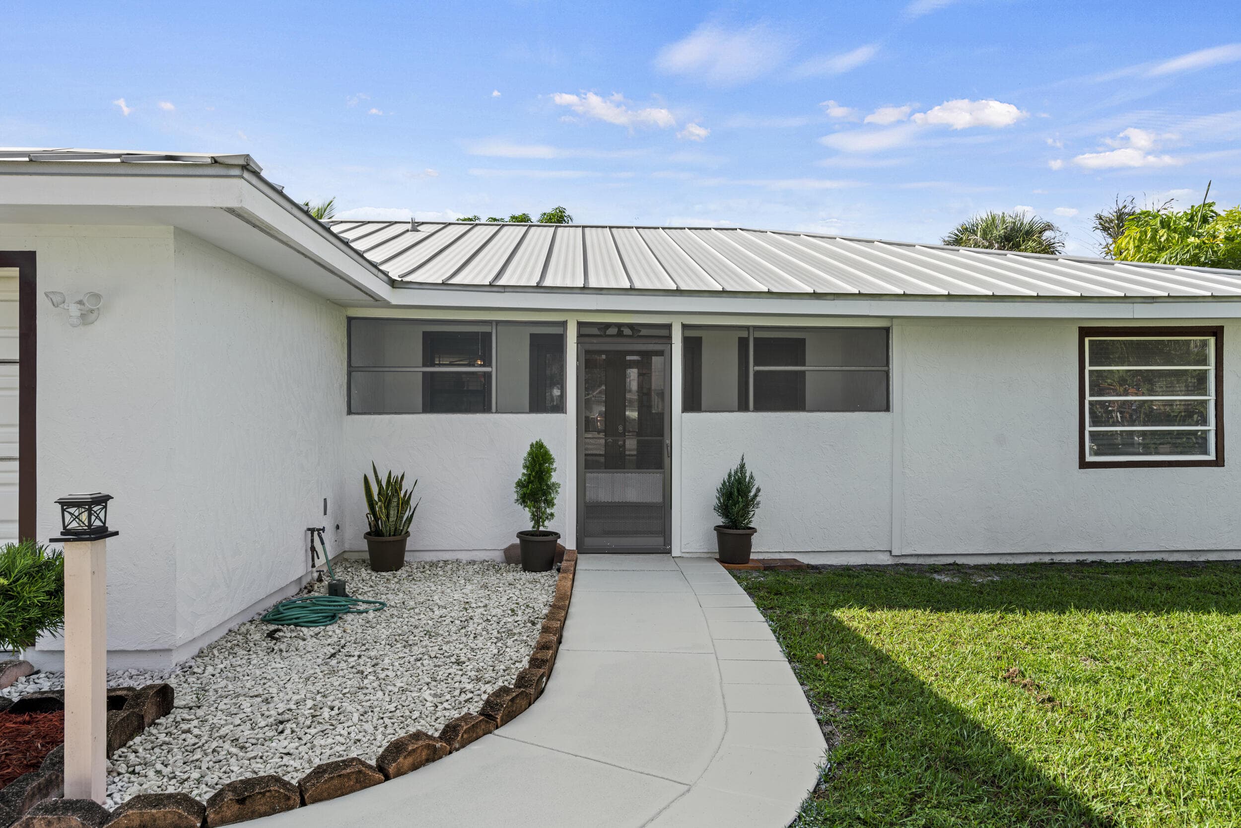 1915 Eucalyptus Avenue, Fort Pierce, FL 34949 — photo 4 of 50