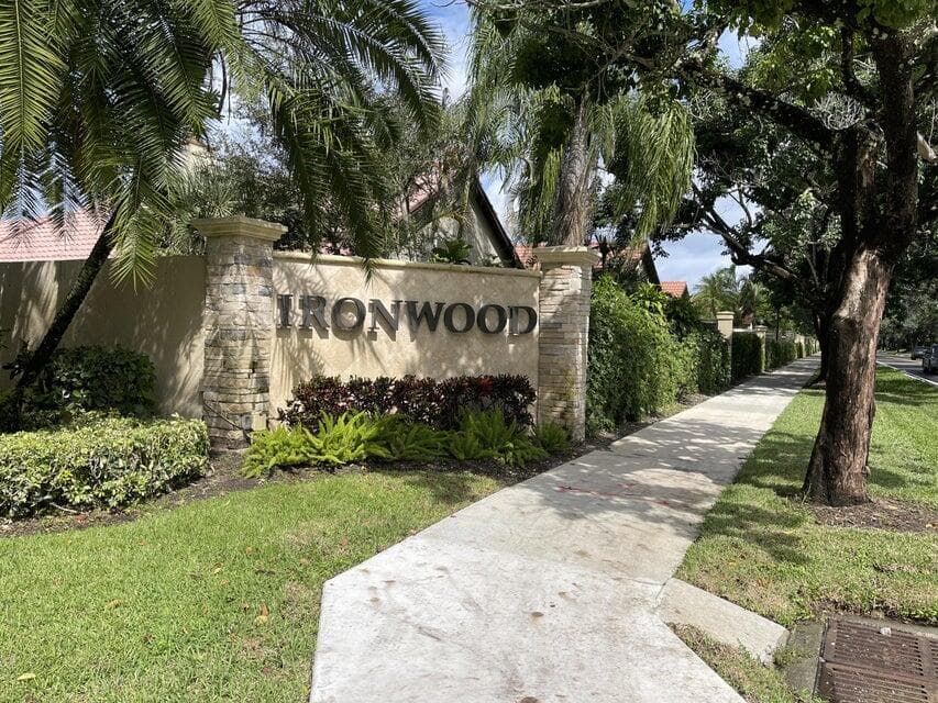 36 Ironwood Way N 36, Palm Beach Gardens, FL 33418 — photo 1 of 21