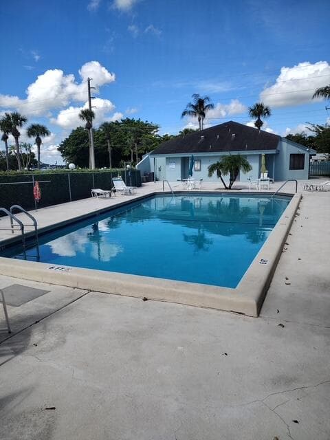 950 S Kanner 508, Stuart, FL 34994 — photo 6 of 16