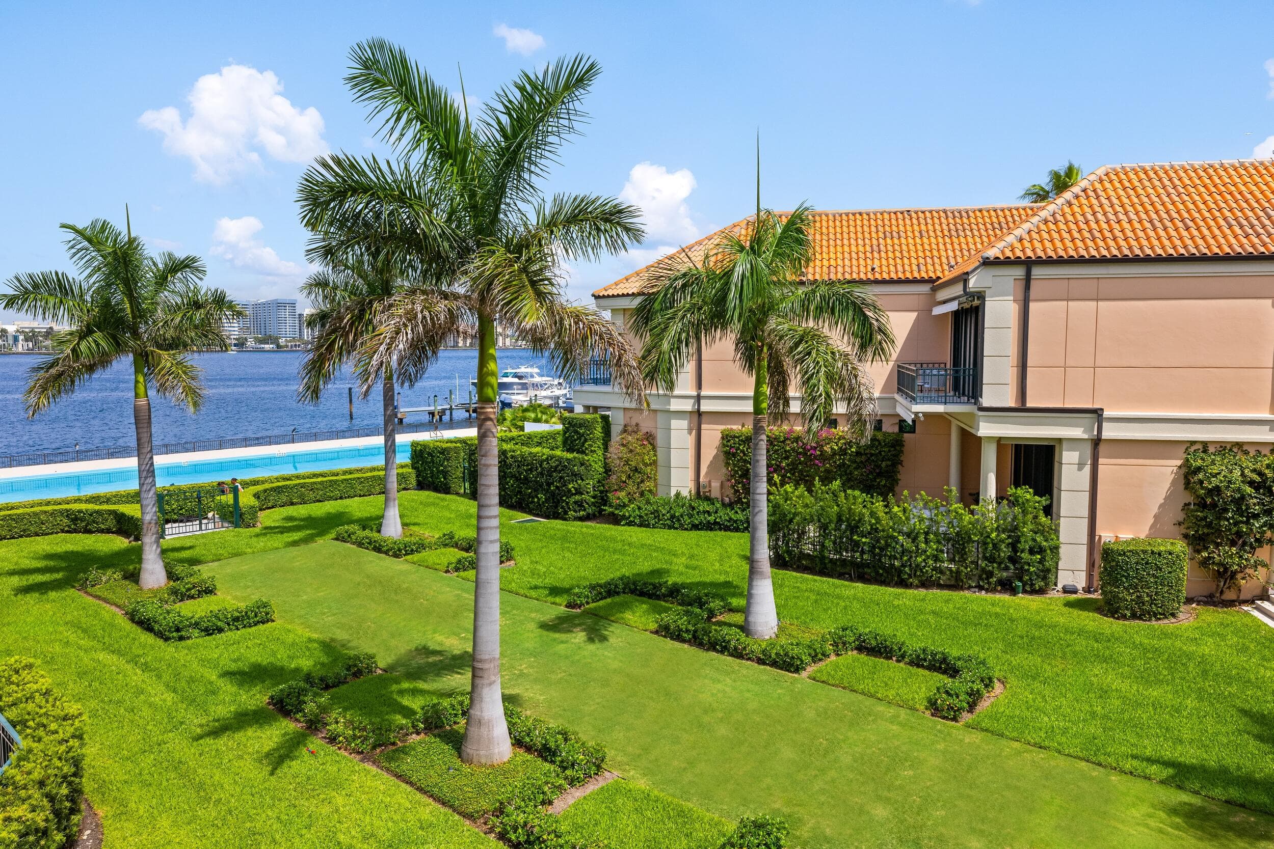 307 Everglade Avenue, Palm Beach, FL 33480 — photo 1 of 48