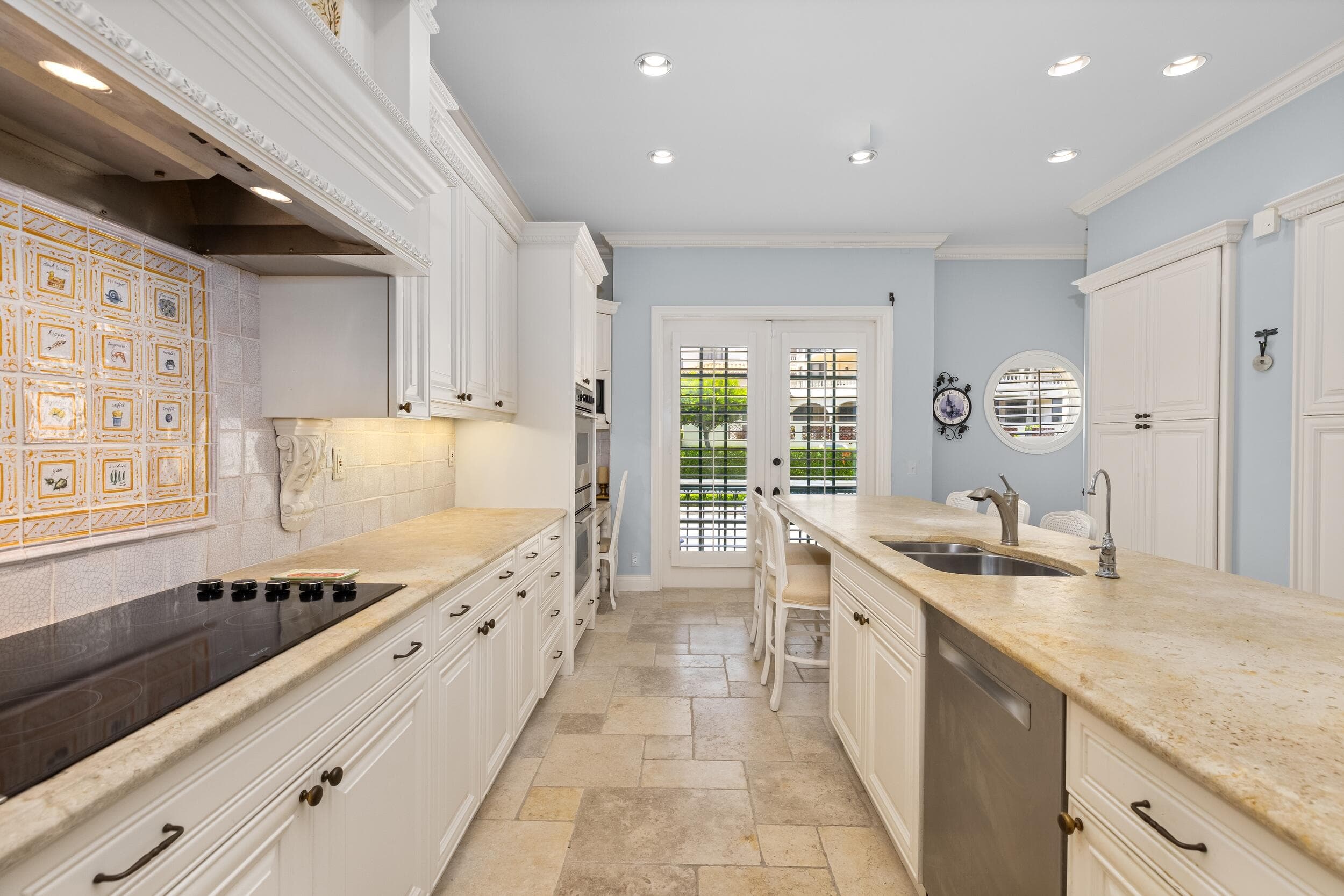 307 Everglade Avenue, Palm Beach, FL 33480 — photo 18 of 48