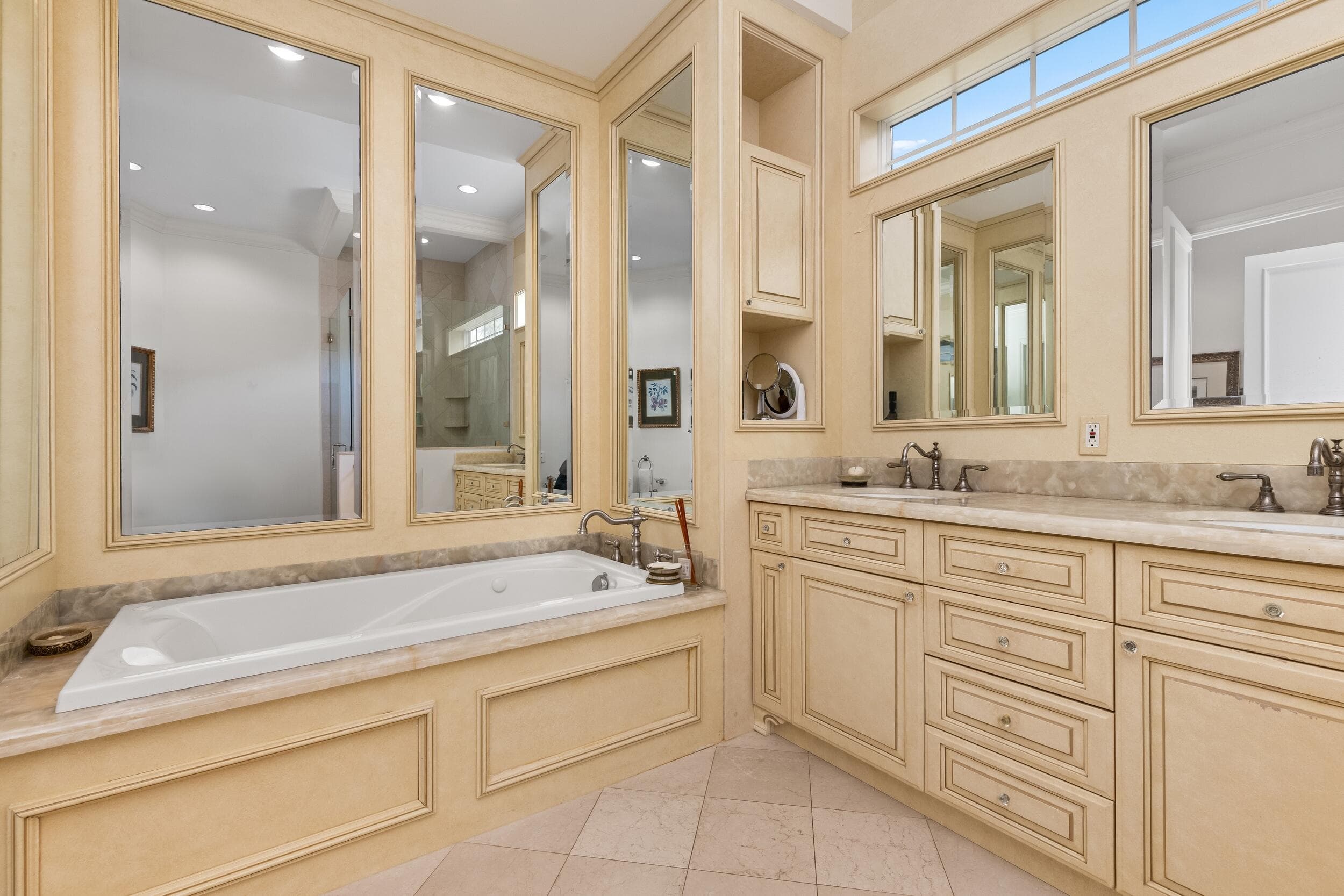 307 Everglade Avenue, Palm Beach, FL 33480 — photo 27 of 48