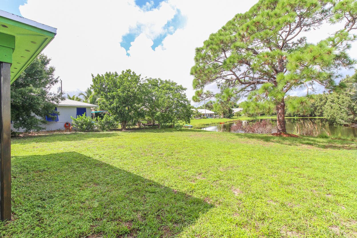 431 NE Julia Court, Jensen Beach, FL 34957 — photo 7 of 36