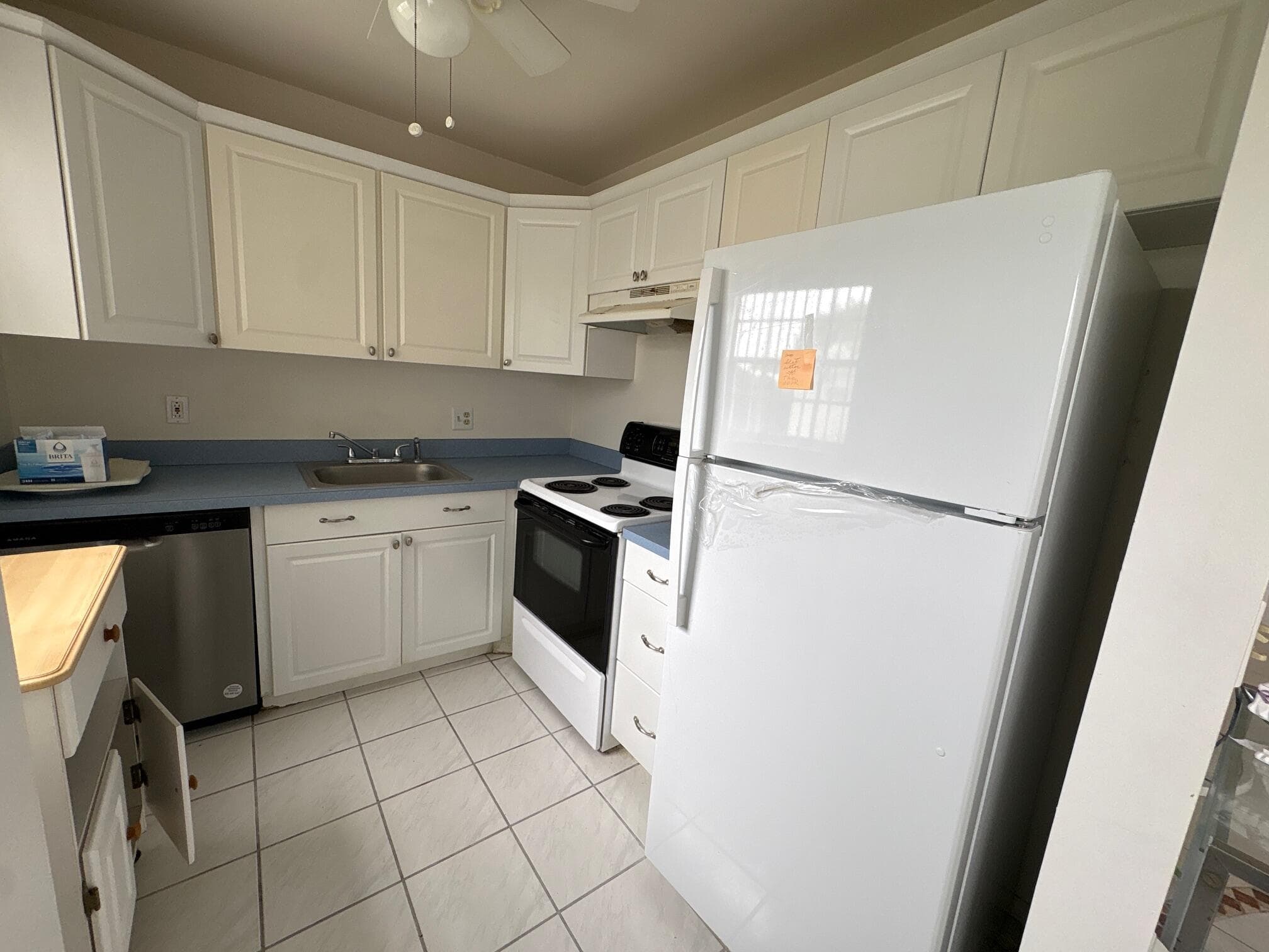 144 Norwich F, West Palm Beach, FL 33417 — photo 3 of 19