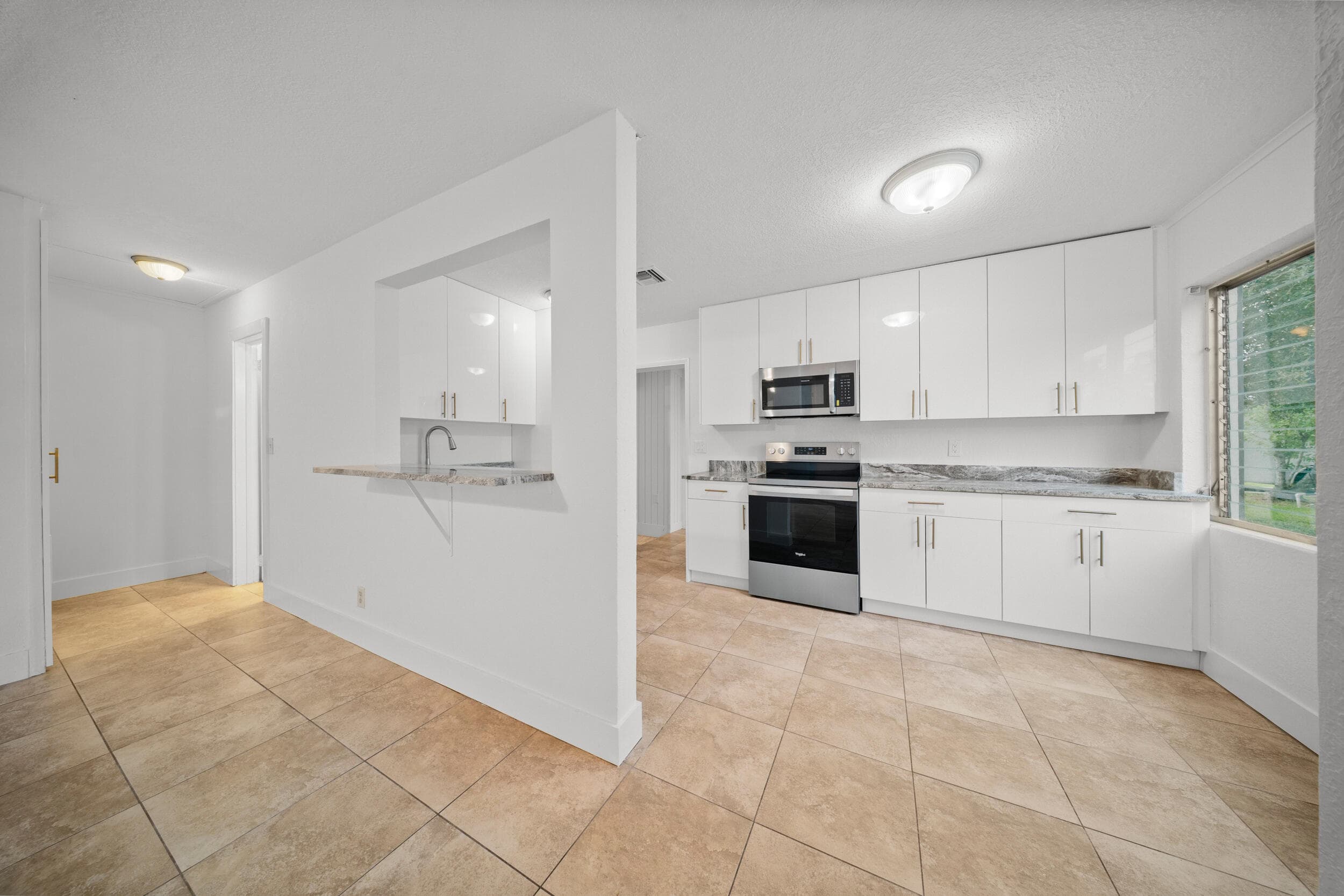 2904 SE Bamboo Street, Stuart, FL 34997 — photo 10 of 51