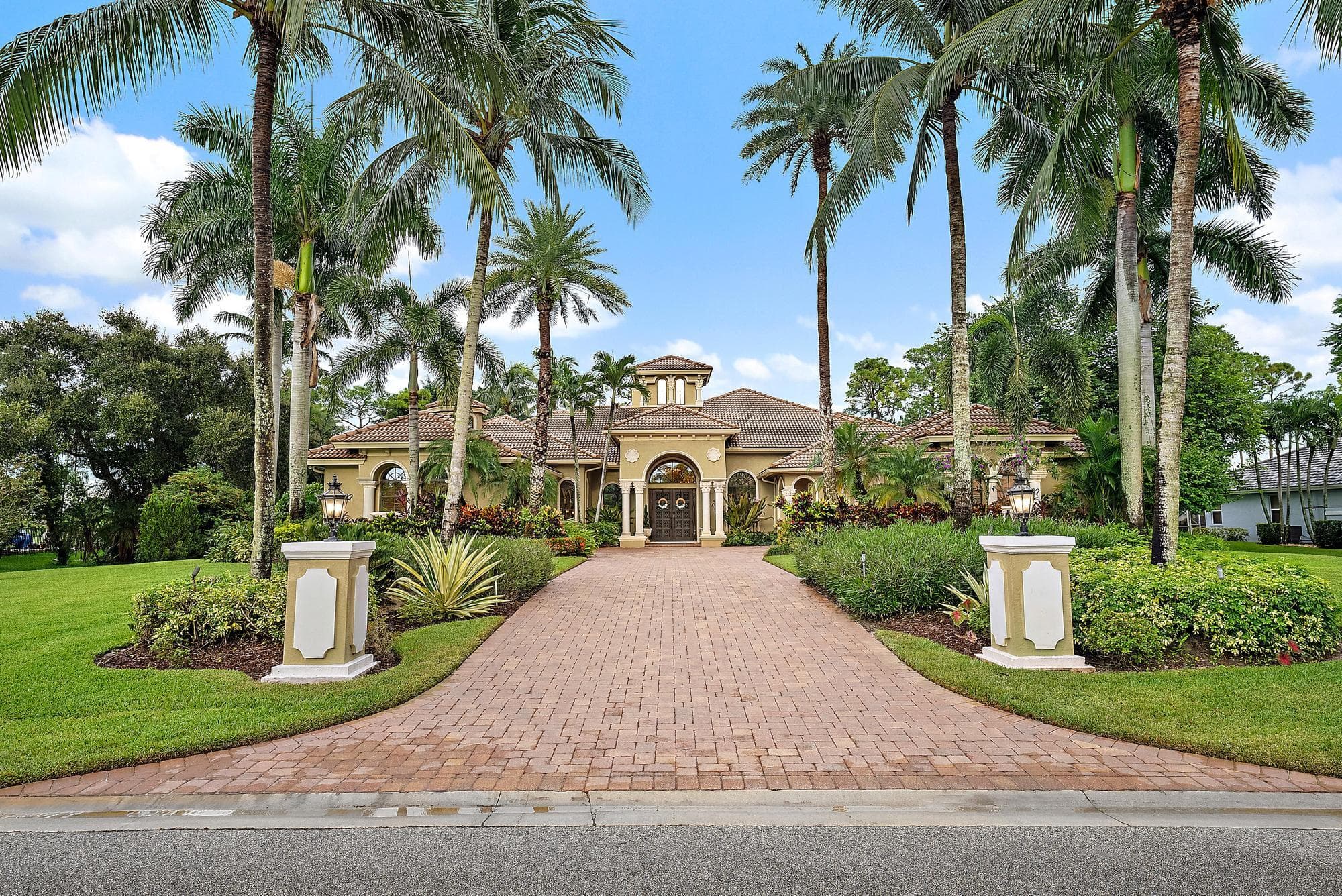 7730 Woodsmuir Drive, Palm Beach Gardens, FL 33412 — photo 9 of 93