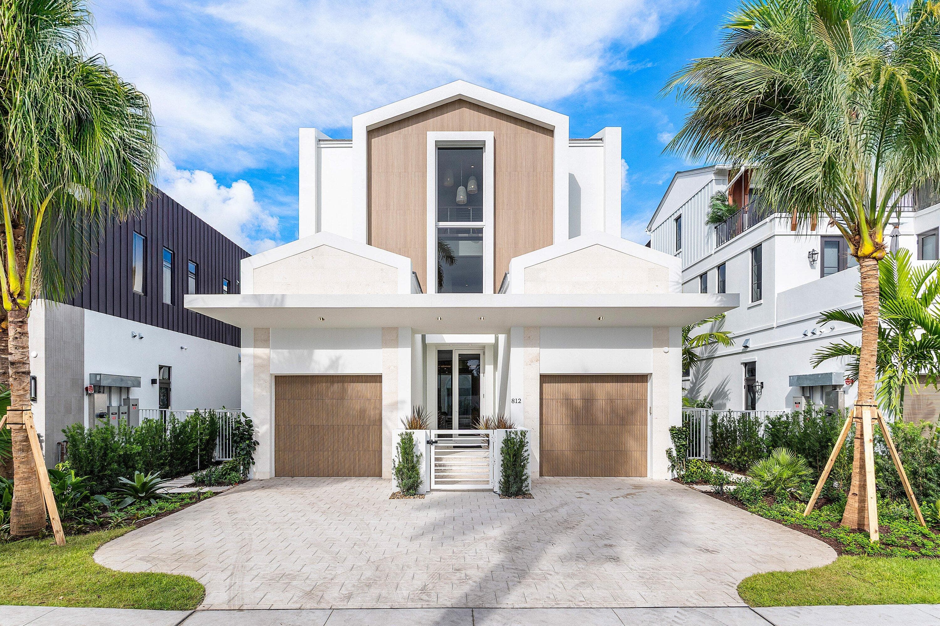 812 Palm Trail, Delray Beach, FL 33483 — photo 1 of 87
