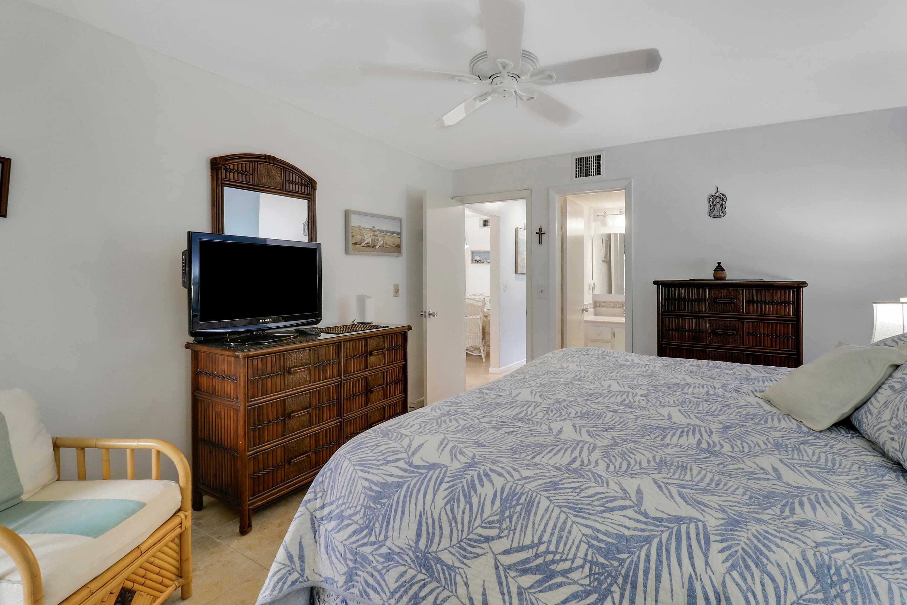 4 Garden Street 101, Tequesta, FL 33469 — photo 18 of 32