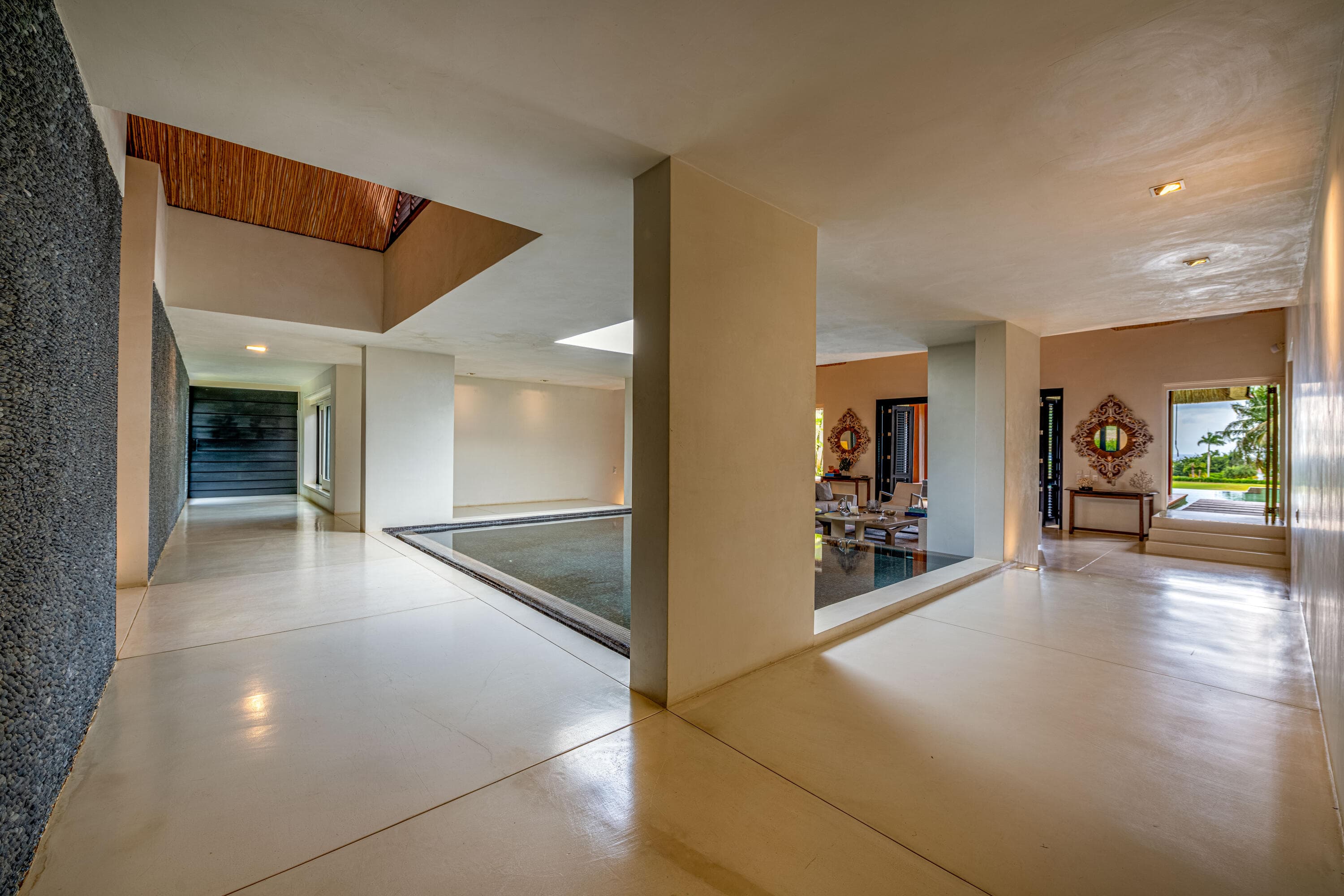 8 Riomar — photo 4 of 38