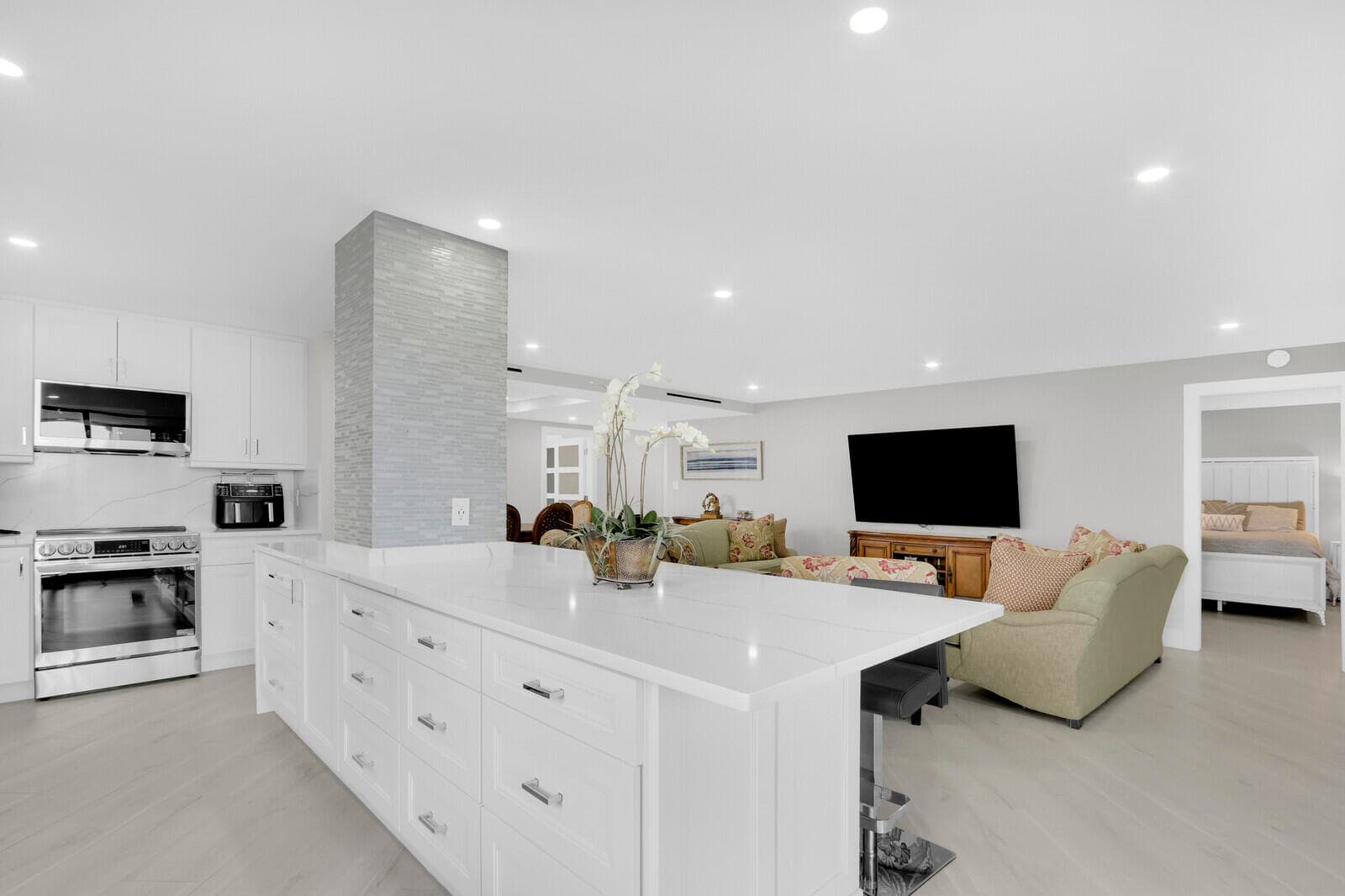 5380 N Ocean Drive 9a, Singer Island, FL 33404 — photo 14 of 39