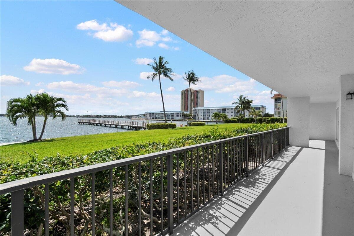 3040 Lake Shore Drive 101, Riviera Beach, FL 33404 — photo 32 of 55