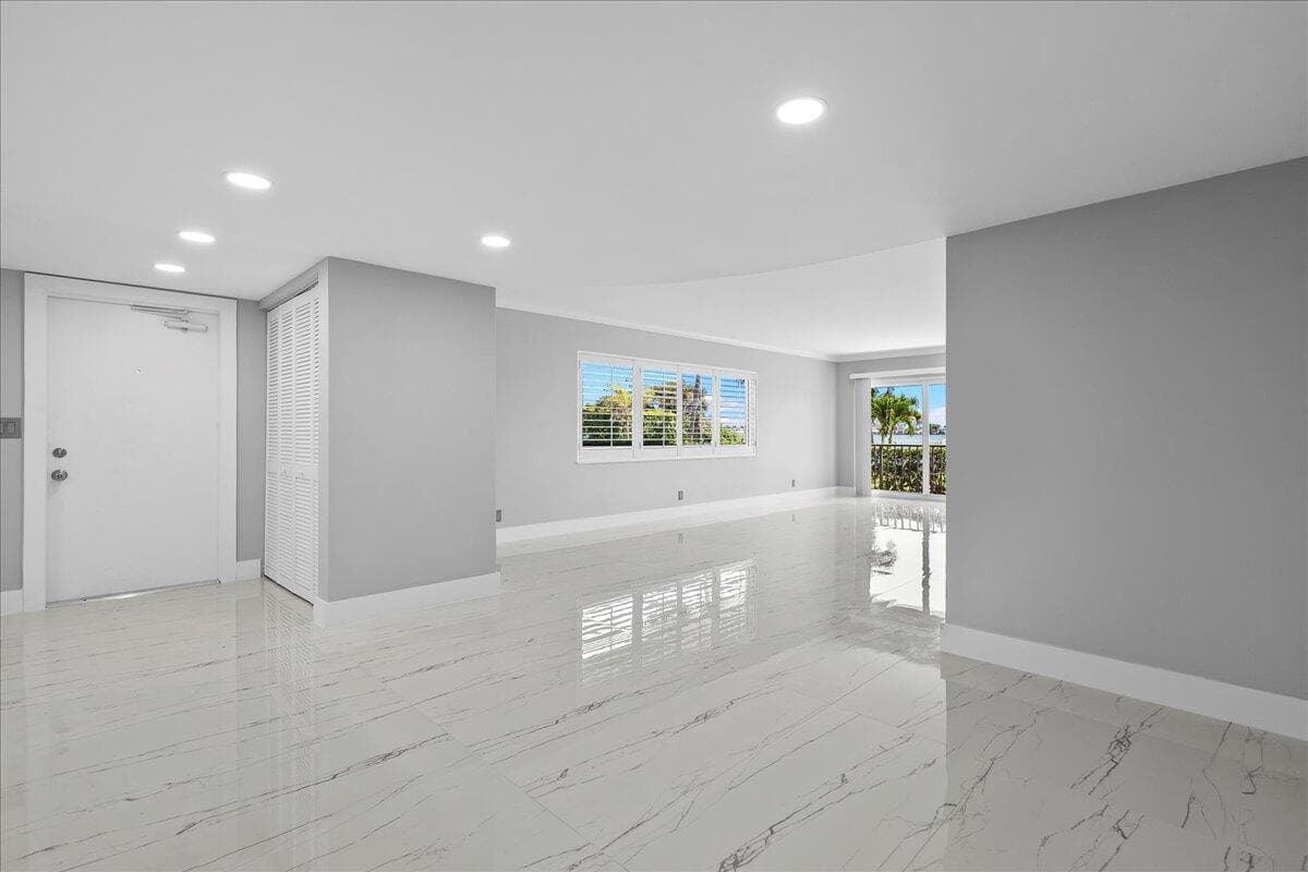 3040 Lake Shore Drive 101, Riviera Beach, FL 33404 — photo 10 of 55