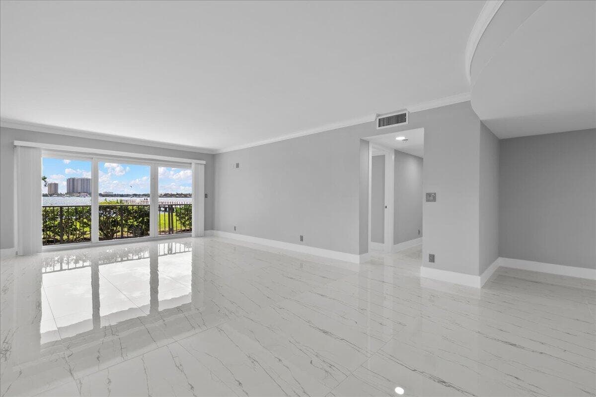 3040 Lake Shore Drive 101, Riviera Beach, FL 33404 — photo 8 of 55