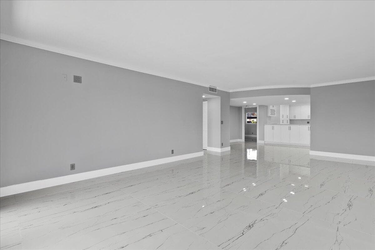 3040 Lake Shore Drive 101, Riviera Beach, FL 33404 — photo 13 of 55