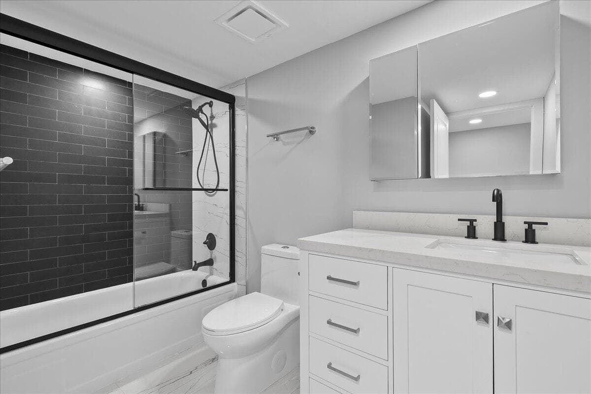 3040 Lake Shore Drive 101, Riviera Beach, FL 33404 — photo 24 of 55