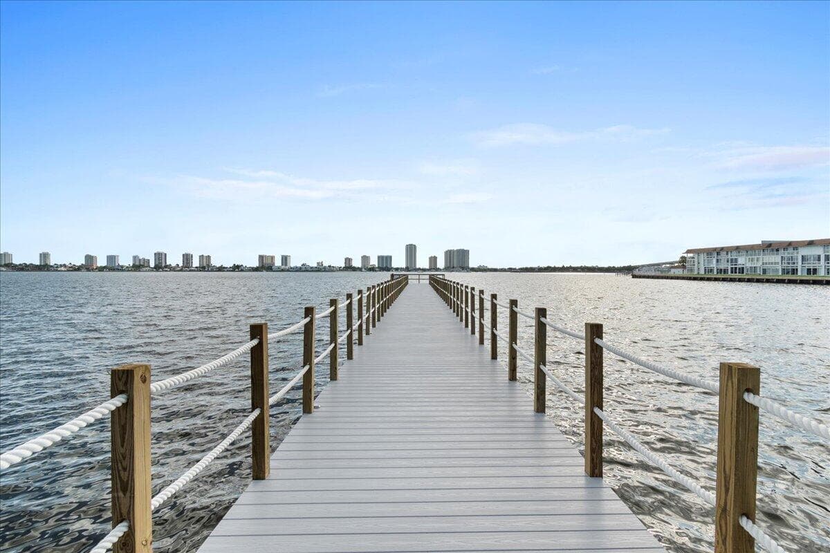3040 Lake Shore Drive 101, Riviera Beach, FL 33404 — photo 38 of 55