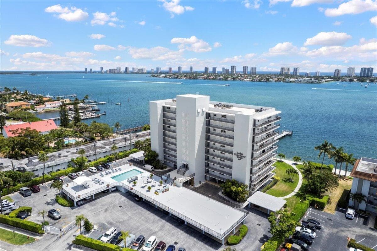 3040 Lake Shore Drive 101, Riviera Beach, FL 33404 — photo 46 of 55