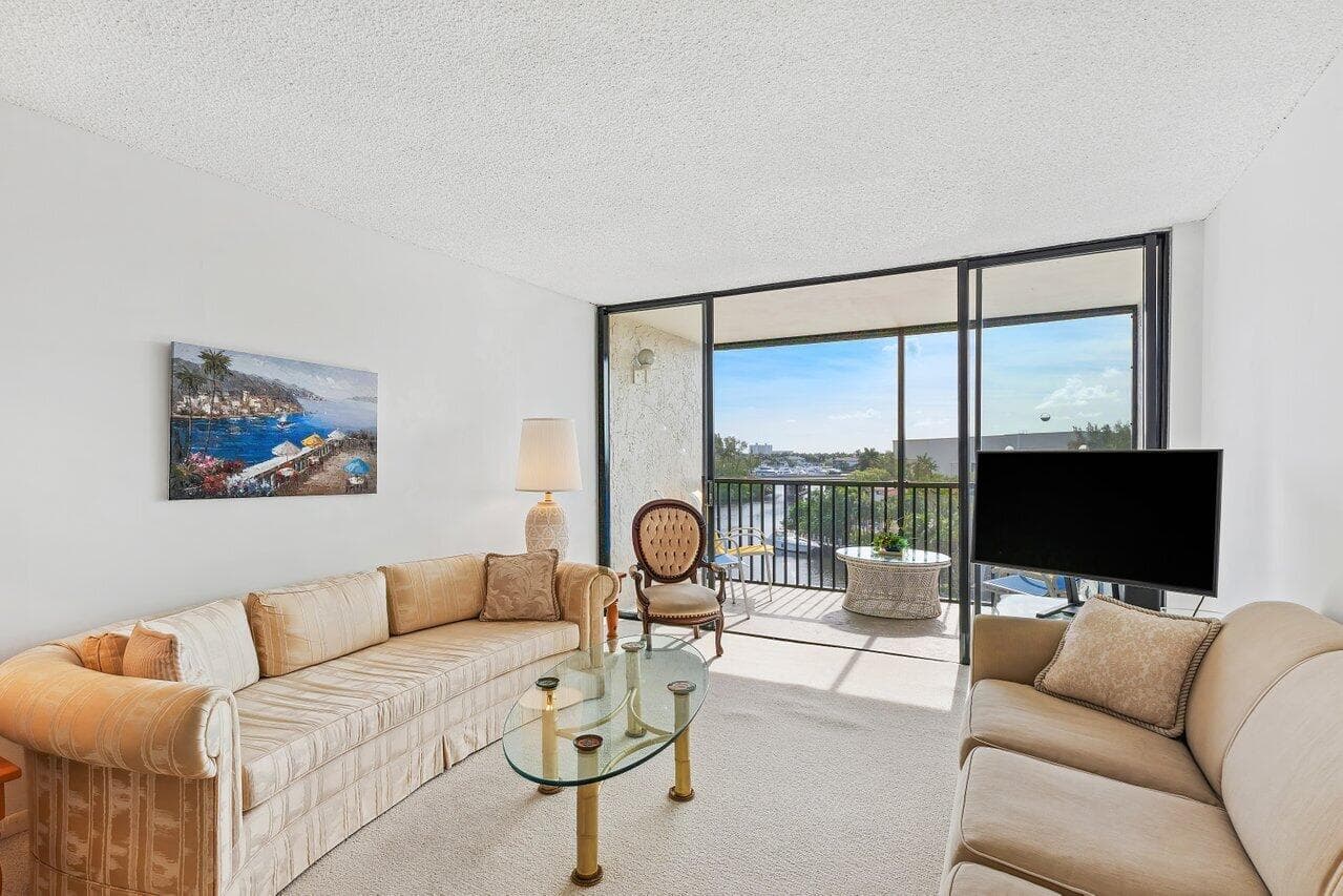 13 Royal Palm Way 602, Boca Raton, FL 33432 — photo 11 of 43