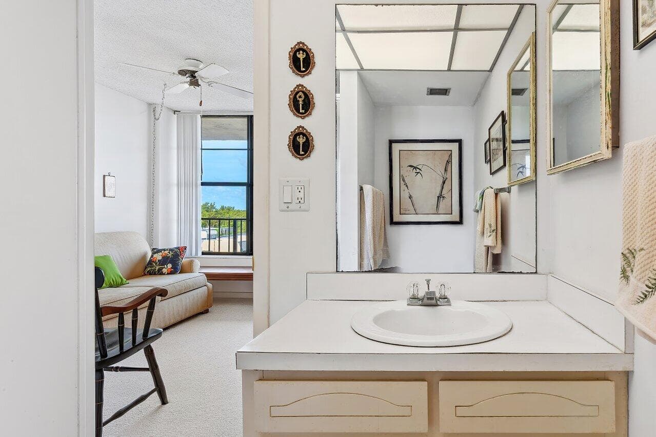 13 Royal Palm Way 602, Boca Raton, FL 33432 — photo 22 of 43