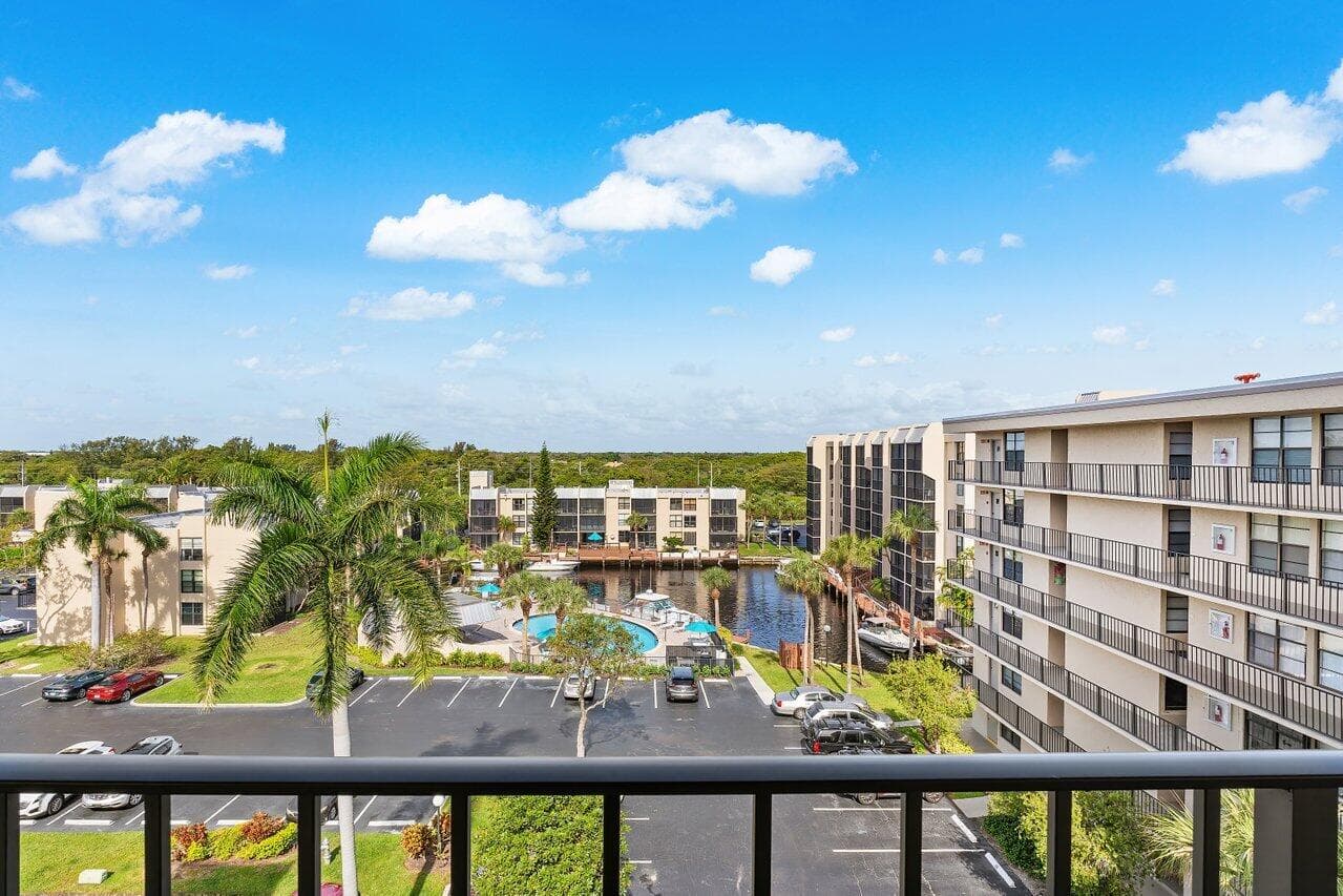 13 Royal Palm Way 602, Boca Raton, FL 33432 — photo 29 of 43