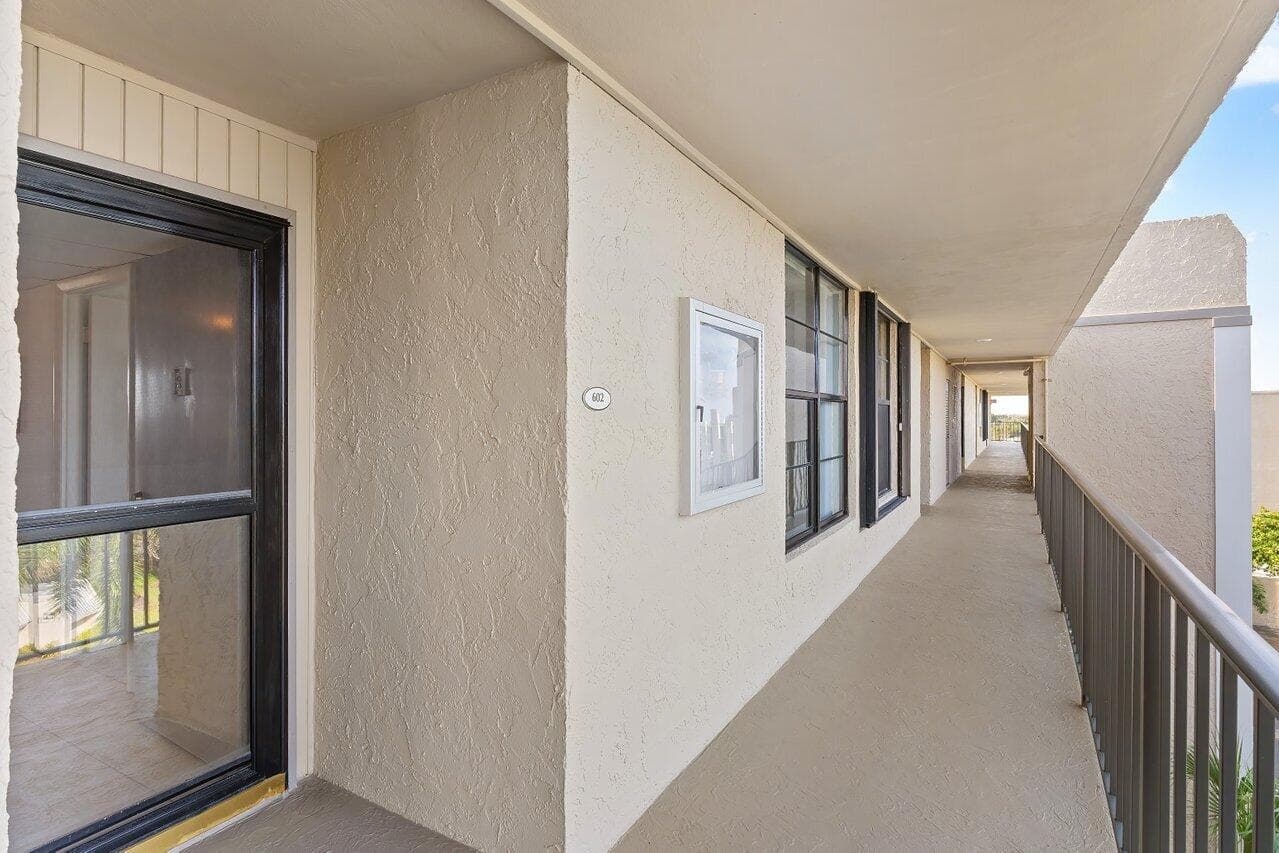 13 Royal Palm Way 602, Boca Raton, FL 33432 — photo 31 of 43