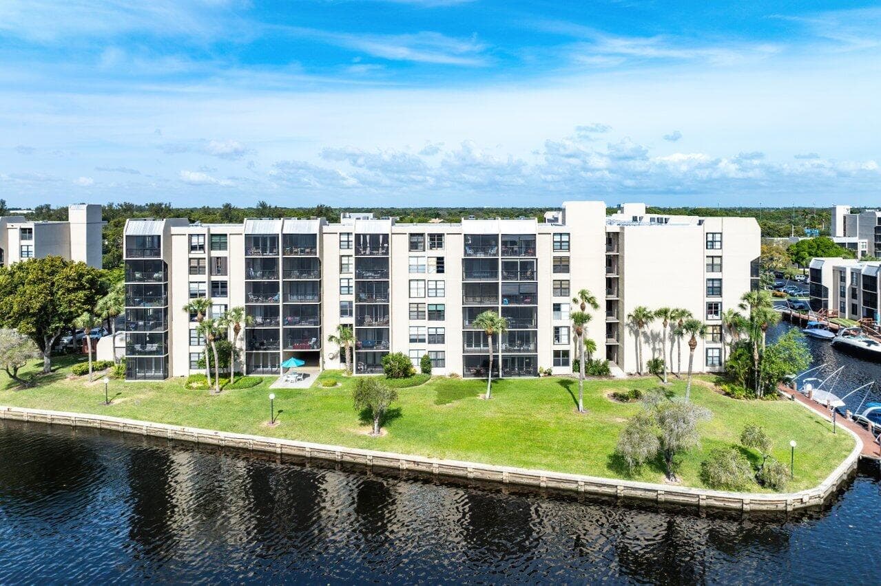 13 Royal Palm Way 602, Boca Raton, FL 33432 — photo 42 of 43