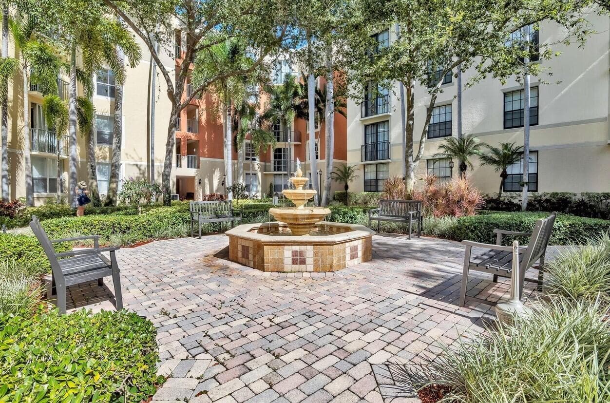 630 S Sapodilla Avenue 308, West Palm Beach, FL 33401 — photo 18 of 25