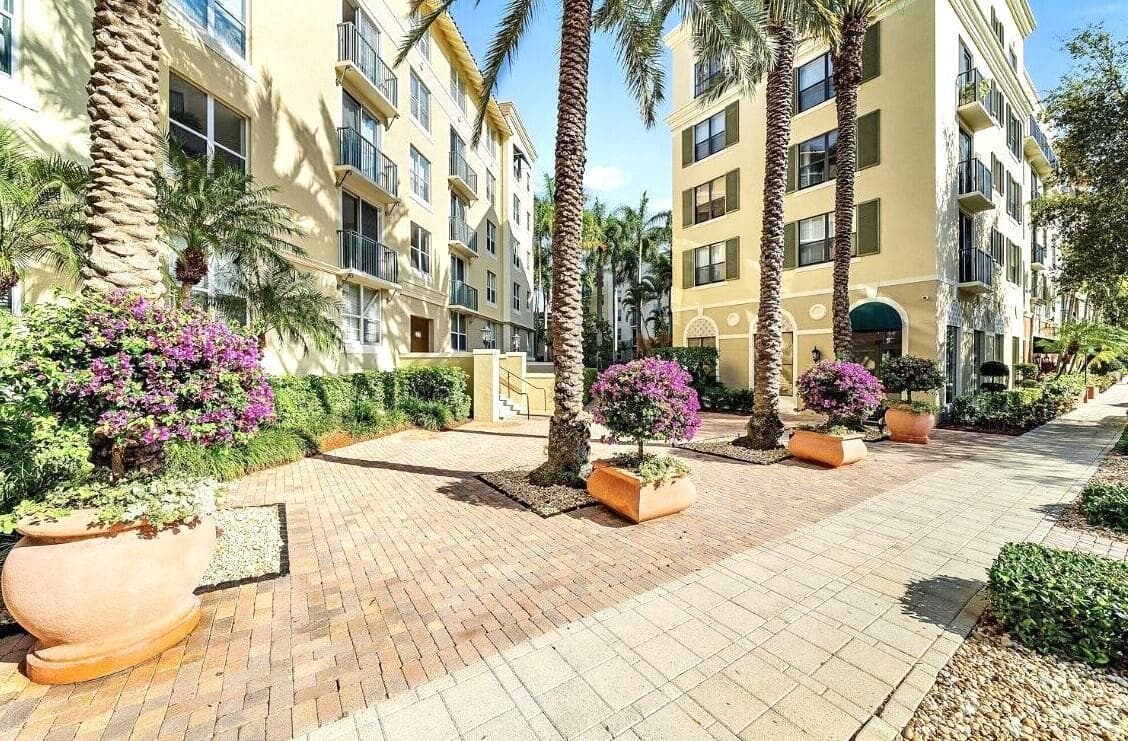 630 S Sapodilla Avenue 308, West Palm Beach, FL 33401 — photo 19 of 25