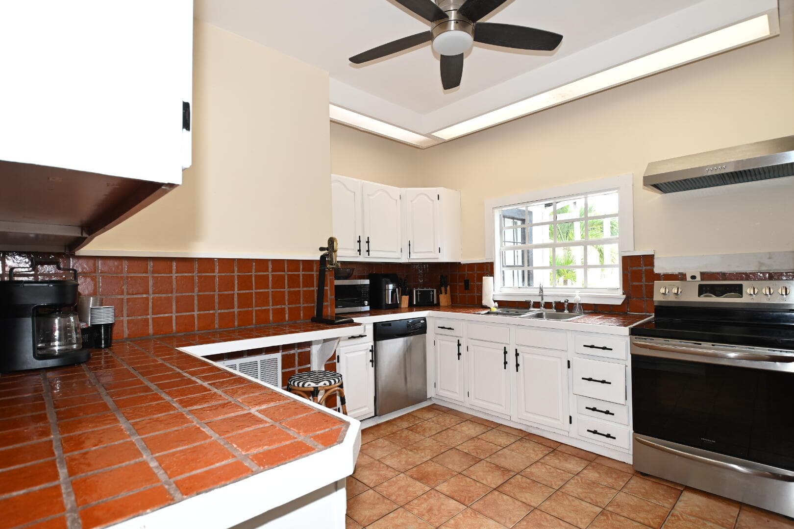 701 W Ocean Avenue, Boynton Beach, FL 33426 — photo 7 of 54