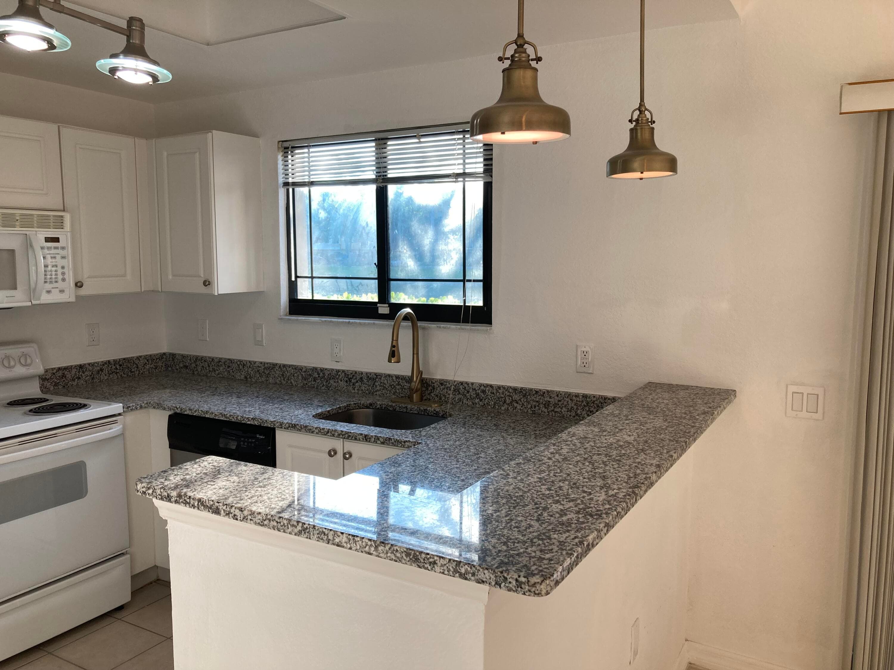 2807 Veronia Drive 106, Palm Beach Gardens, FL 33410 — photo 11 of 32